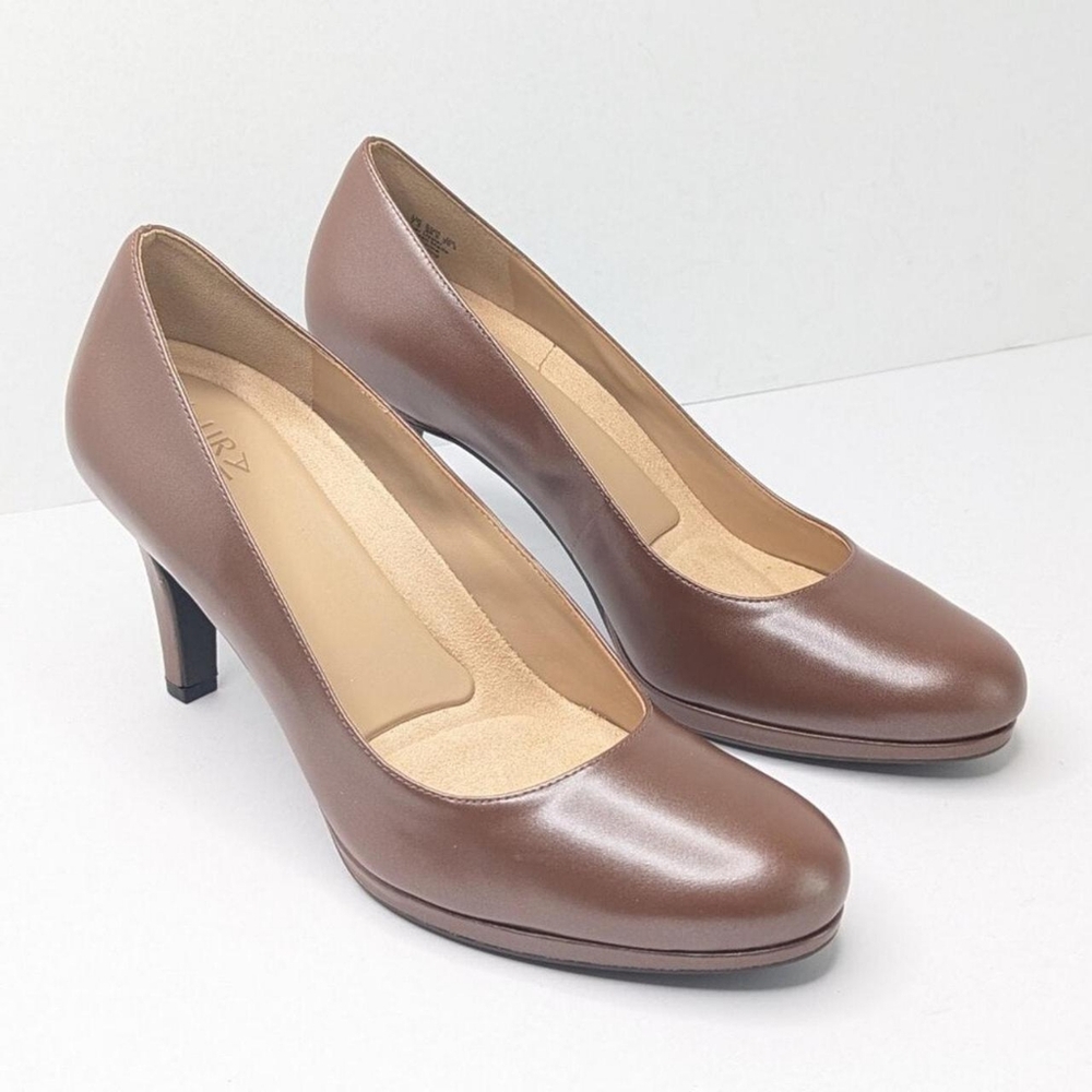 Naturalizer Women's Brown Leather Round Toe Heels